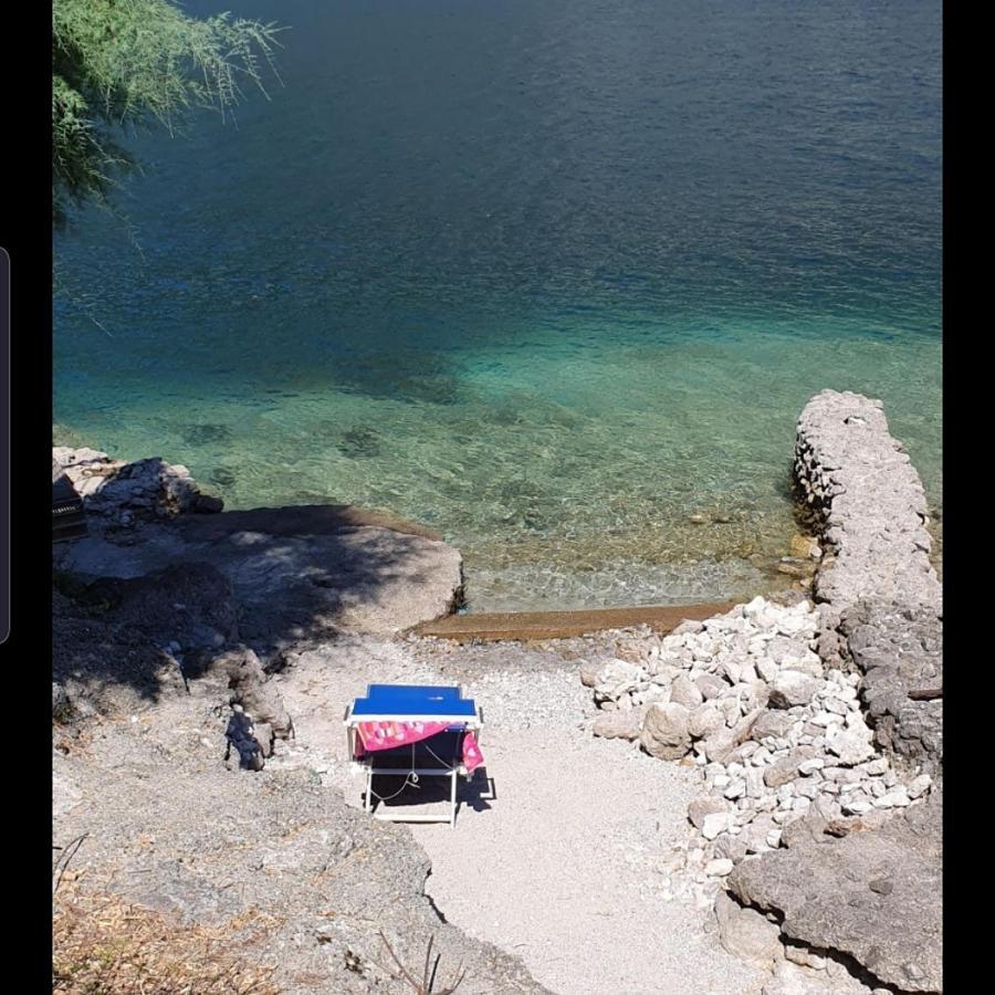 L For Lake Mandello del Lario Exterior foto